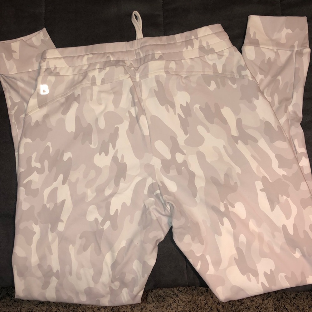 Buffbunny white camo joggers